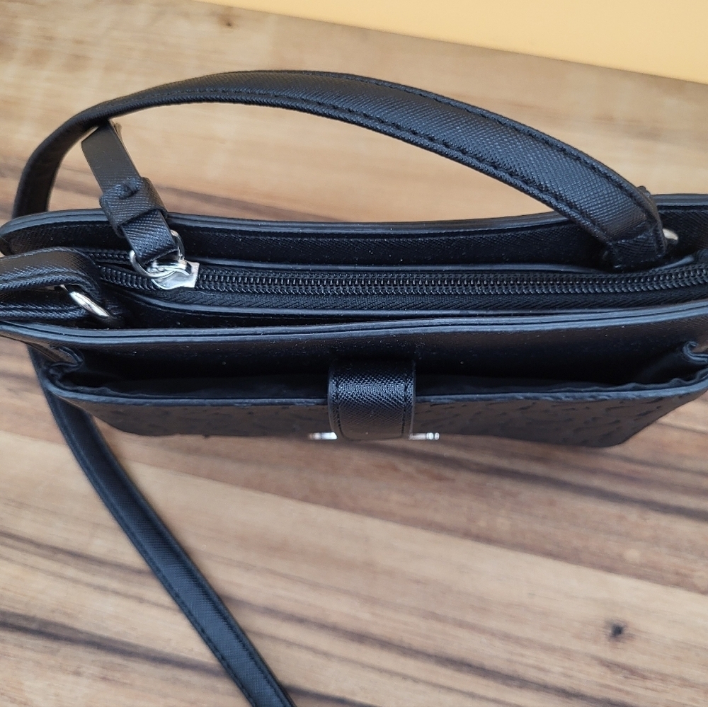 Guess Black Crossbody Bag With Adjustable Strap, EUC - Picture 2 of 6